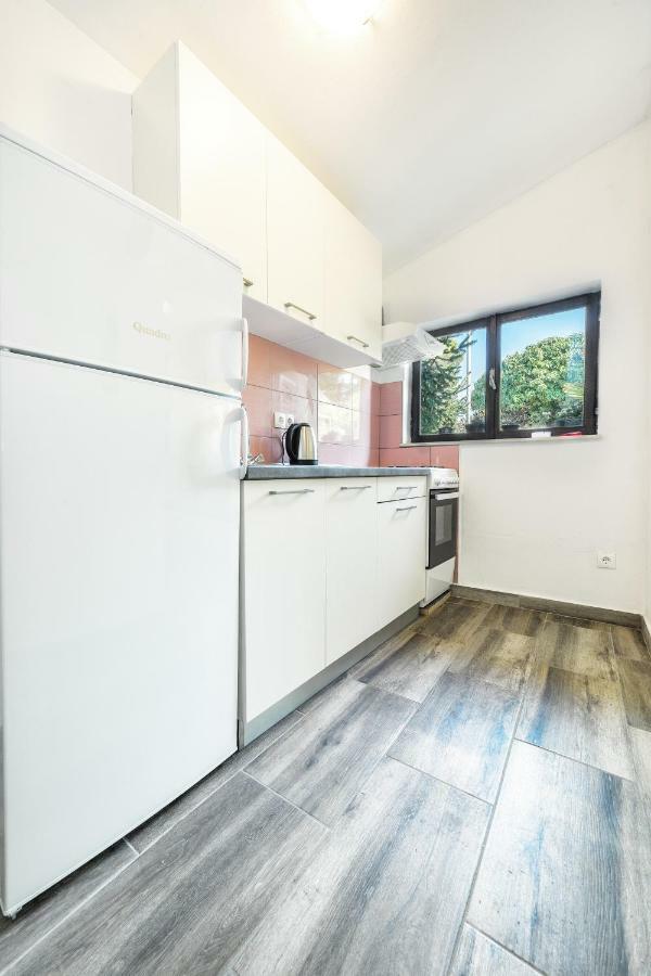 Jere Apartment ตรีบูนย์ ภายนอก รูปภาพ